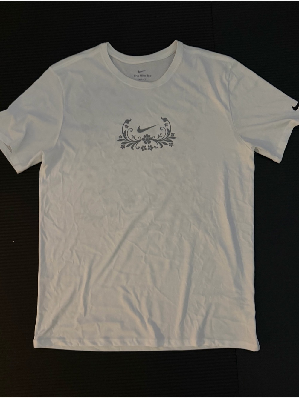 Nike Alex Eala graphic tee